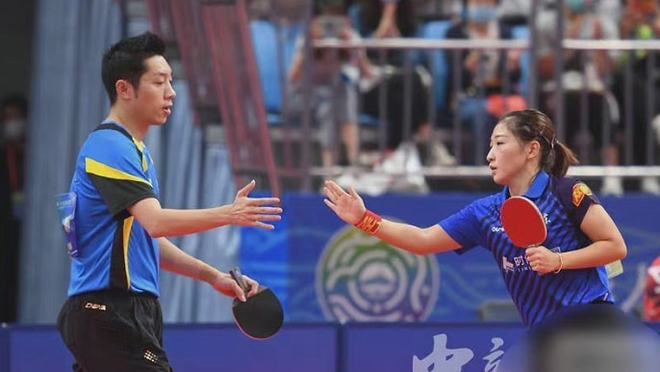 英格兰队鏖战韩国队，许昕带队取胜