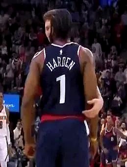 福建队轻取火箭，字母哥刷新纪录