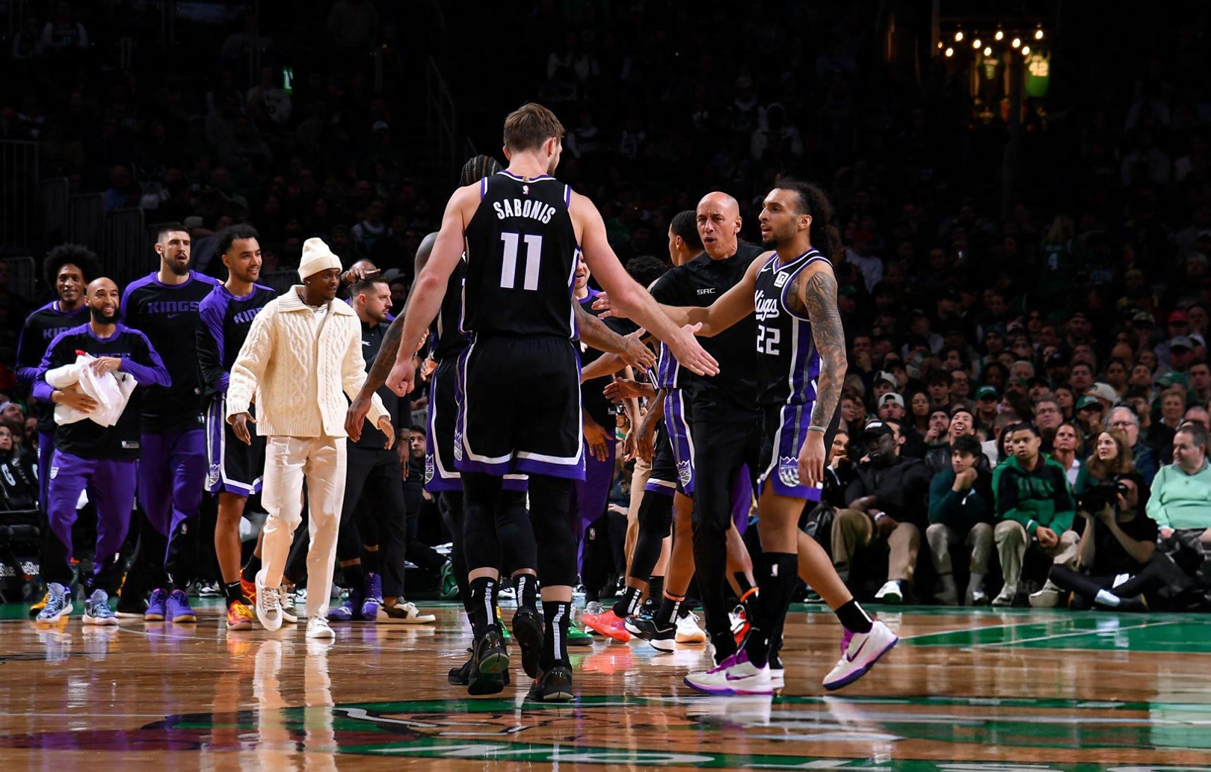 凯尔特人轻取鹈鹕,库里带队取胜 凯尔特人轻取鹈鹕,库里带队取胜